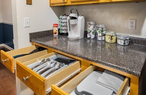 Meadowbrook Condo | Comfortable Hwy 280 Condo with All the Essentials