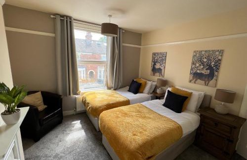 Bedford Apartment | Comfortable King Bed - Location - Contractors - Family - Parking