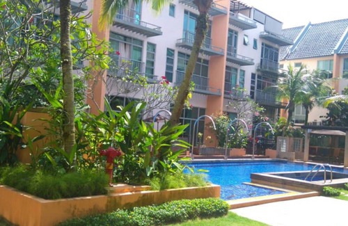 Sembawang House | COMFORTABLE MASTER BEDROOM SUITE FOR THE PROFESSIONAL