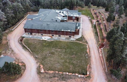 Hot Springs Cabin | Comfortable Room For Two - Room 115