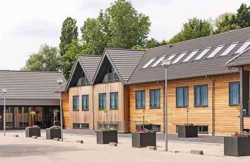 Uden Hotel | Comfortable Room Near De Maashorst and Playground Parking Provided