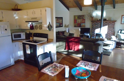 North Upper Truckee House | Comfortable, Spacious, Pet-Friendly HomenLocated close to all the best of Tahoe