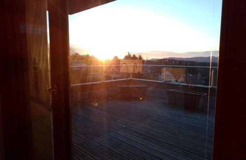Hadersfeld Apartment | Comfortable stay with a terrace, panoramic view