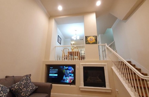 North San Jose House | Comfortable Stay In North San Jose - Solar Room
