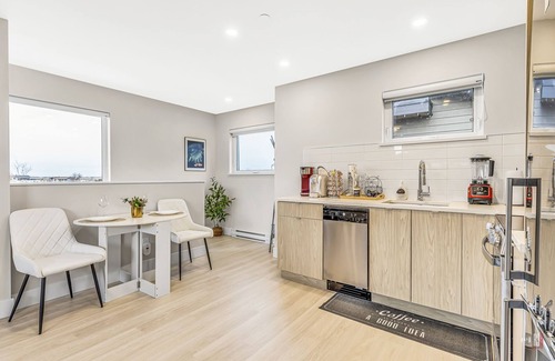Tsawwassen Apartment | Comfortable Studio Laneway Home