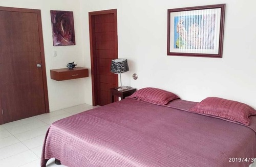 Kennedy Apartment | Comfortable suite close to shopping centers, restaurants, linear park.