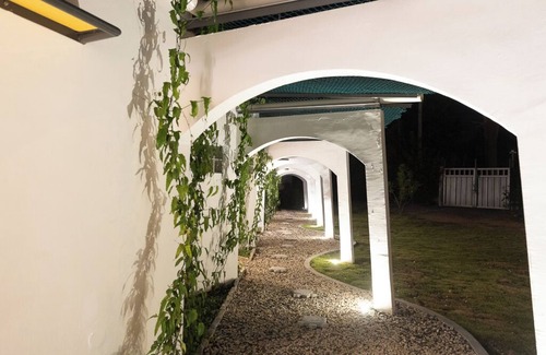 Boca Corona Apartment | Comfortable suite in Private Beach complex - Shared pool.