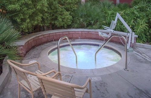Anaheim Resort Apartment | Comfortable suite within 2 miles of Disneyland Park.