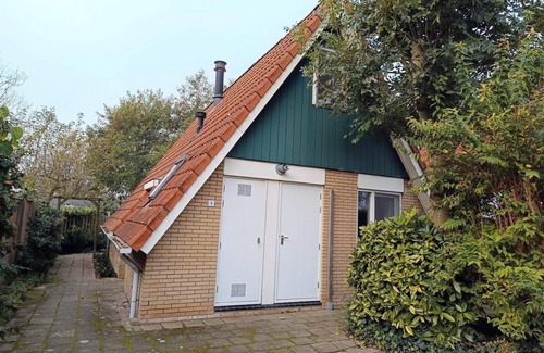 Burgerbrug House | Comfortable vacation home on a small park in Burgerbrug.