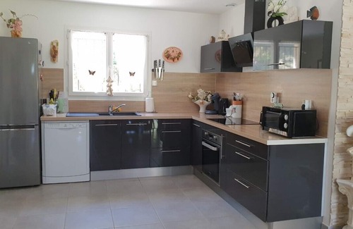 Entrechaux Villa | Comfortable villa, 300 m from shops, 5 kms from Vaison la romaine