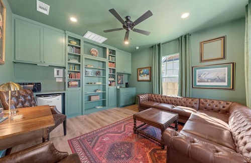 Brazos House | Comfortable walk to Magnolia & Just a short drive to Baylor