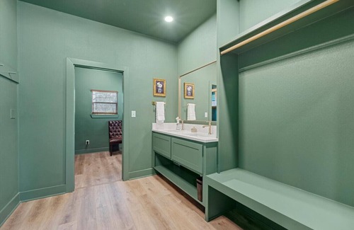 Brazos House | Comfortable walk to Magnolia & Just a short drive to Baylor