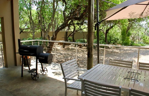 Hammanskraal Ski Chalet | Comfortable cottage in Big 5 Game Reserve