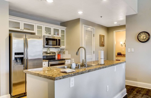 Lake Las Vegas Condo | COMFORTABLY ELEGANT 2 BR POOLSIDE CONDO IN MONTELAGO VILLAGE