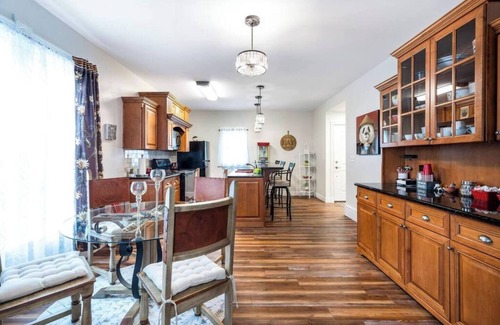 Elkhorn House | comfortably sleeps 10 guests