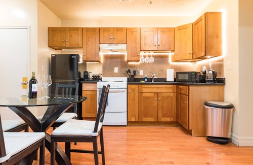 Bay Village Apartment | Comfy 1BR APT Heart of Downtown BOSTON Common Garden Chinatown Theater District!