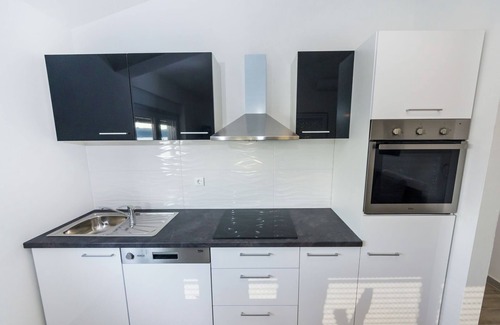 Sveti Petar Apartment | Comfy Apartment in Sveti Petar na Moru with Garden