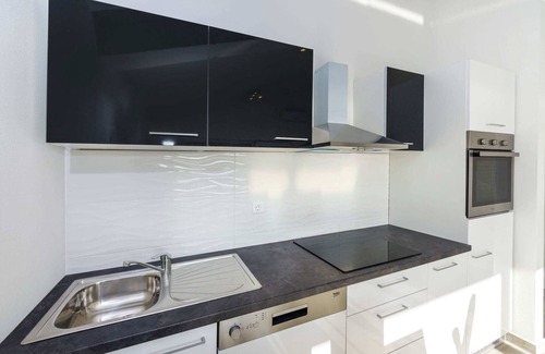 Sveti Petar Apartment | Comfy Apartment in Sveti Petar na Moru with Garden