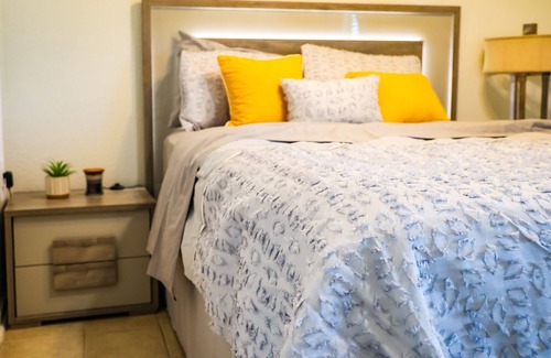 Midland Apartment | Comfy Apartment in a vibrant oil city Midland. Family and pet-friendly