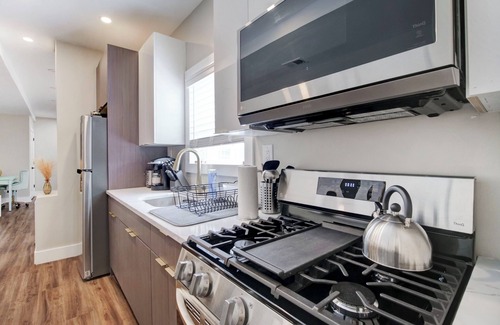 McGinley Square Apartment | Comfy Bright Peaceful 1BR - Minutes to NYC
