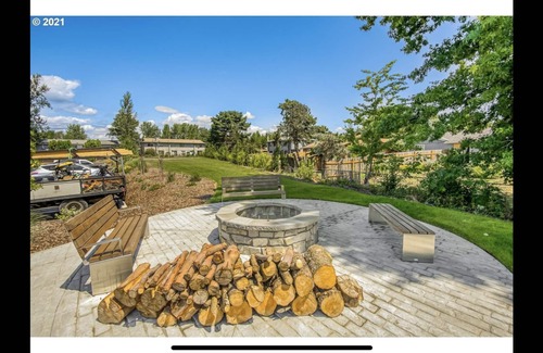Troutdale House | Comfy Cool Condo 5min from McMenamins Edgefield &10min from Columbia River Gorge
