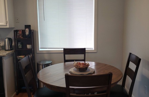 Northeast Anchorage Apartment | Comfy & Cozy Stay w/Mountain View Centrally Located 5 to 7 mins from everything