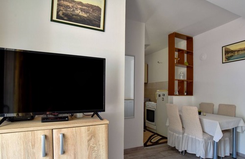 Bijeli do Apartment | Comfy Flat w Balcony 5 min to Greco Beach in Budva