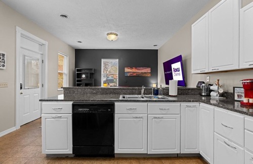 Soulard Apartment | Comfy King 1BR Heart of Soulard