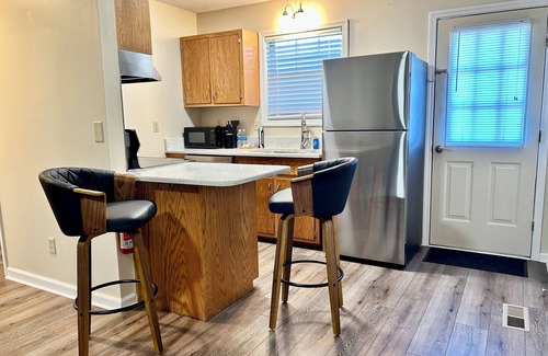 Crossville Apartment | Comfy Retreat - Queen Bed Central Crossville