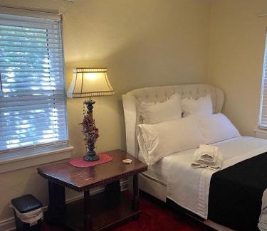 Airport Township House | Comfy Room in a House at Airport