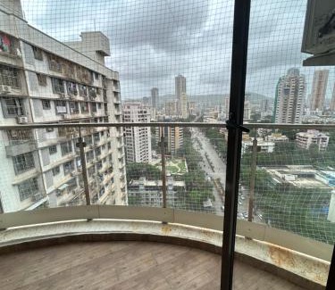Malad East House | Comfy Stay with a Great view near Oberoi Mall