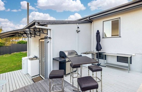 Brisbane Apartment | Comfy Studio Loft Suite, Mount Gravatt East
