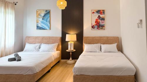 Larut House | Comfy Terrace House Homestay near Zoo with Netflix