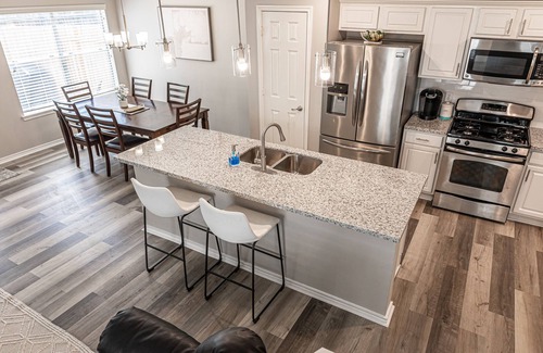 Alden Bridge House | 💎 Comfy Three Bedroom Condo 💎