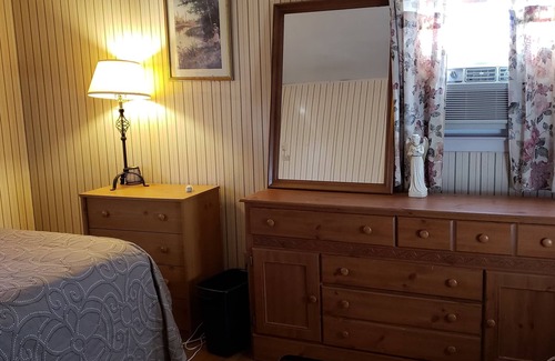 West Haven House | Comfy two bedroom space in quiet neighborhood