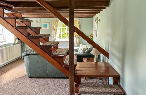 Frampton Cotterell House | Commonwealth Cottage