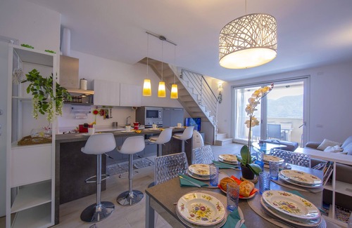 Azzano Apartment | Como Lake Modern Apartment Ulivi, Tremezzina (Mezzegra), Italy