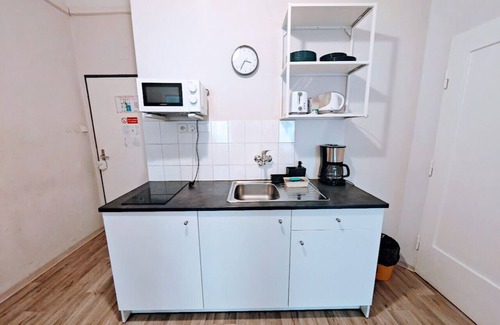 Zizkov Apartment | Compact apartment sleeps 7