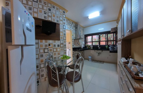 Guararema Villa | Complete house in the center of Guararema with heated pool!