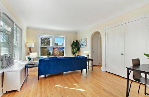 Skokie Apartment | Complete & Polshed 1-Bedroom Chicago Apt - Elm D2