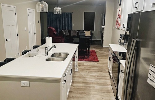 Rochester House | Completely Modern Furnished Private House Near Mayo Clinic