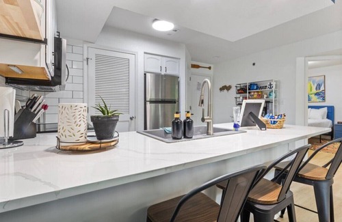 Lakeland Condo | Completely Remodeled@1MM - Early Check In - Late Check Out - Close to the strip