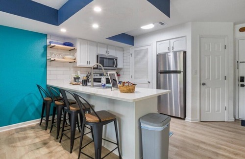 Lakeland Condo | Completely Remodeled@1MM - Early Check In - Late Check Out - Close to the strip