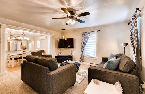 Central Colorado Springs House | Completely Updated Cottage With Private Yard