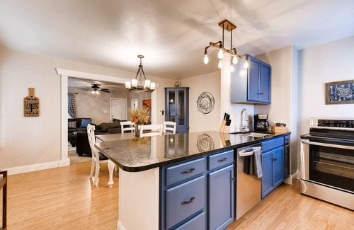 Central Colorado Springs House | Completely Updated Cottage With Private Yard