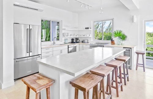 Gregory Town Villa | Complimentary Concierge + Private Beaches + Gaulding Cay + Chef Services + Pool