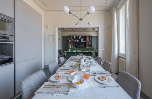 Santo Spirito Apartment | Complimentary Pasta Class & Chianti Wine Included in Authentic Oltrarno Quarter.