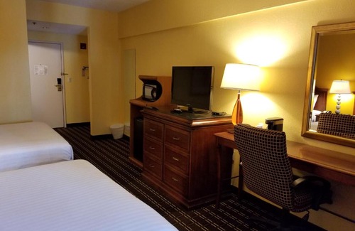 Owosso Hotel | Comstock Inn & Conference Center