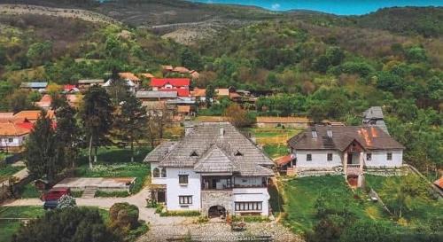 Runcu House | Conac boieresc La Colonelu