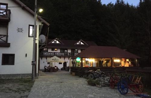Traisteni House | Conacul Dascalu